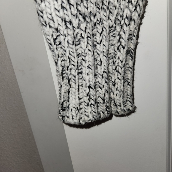 Madewell Marled Black & Cream Turtleneck Sweater Size S Wool Blend Comfortable - Picture 3 of 15